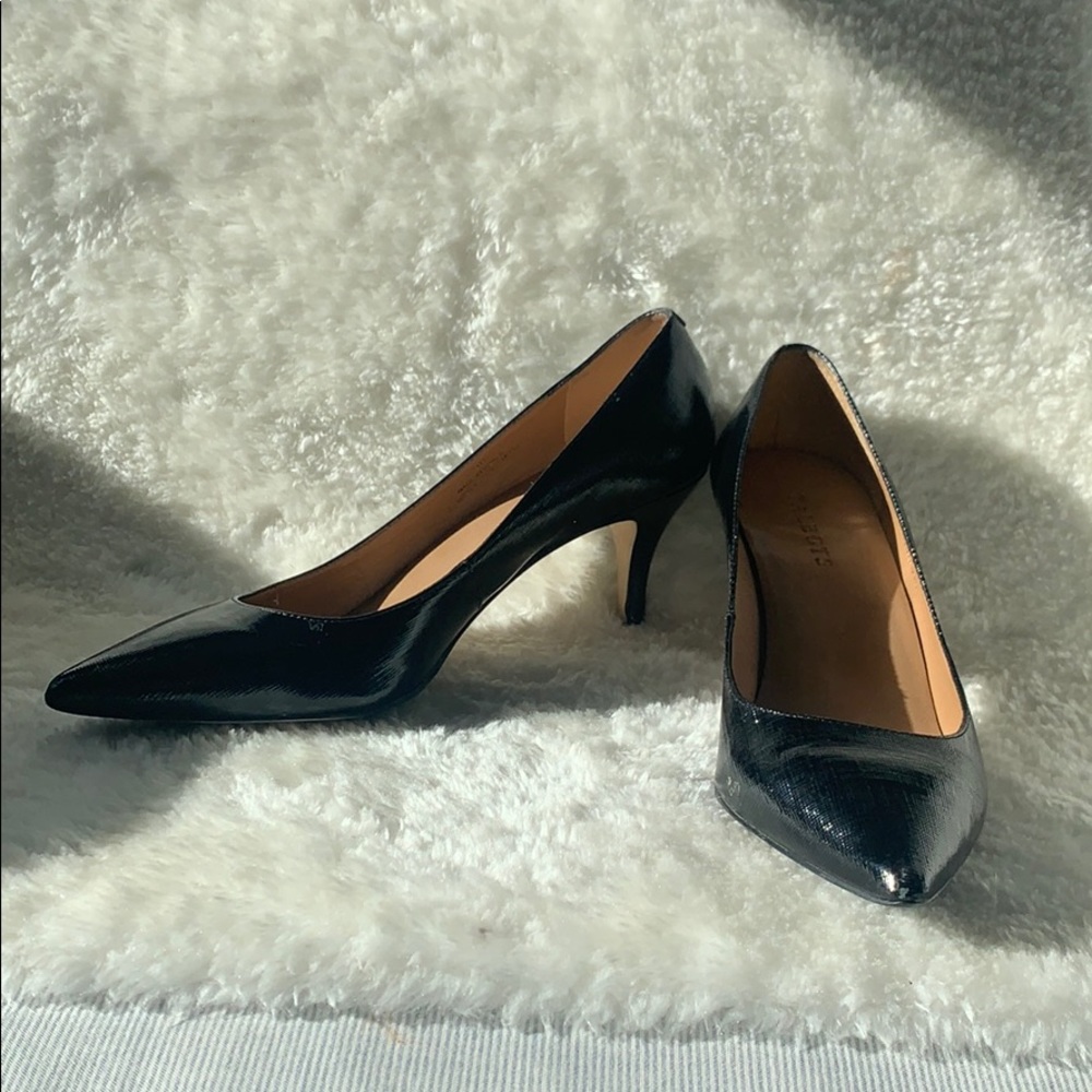 Moving make an offer! Nine West black heels